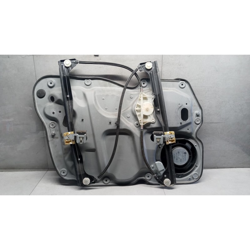 VOLKSWAGEN FRONT RIGHT POWERED WINDOWS  VOLKSWAGEN Touran 2003>2007 used