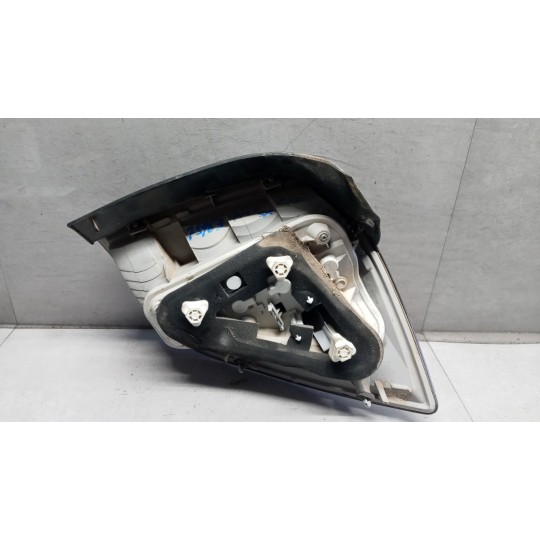 FARO POSTERIORE ESTERNO SINISTRO OPEL Astra H 2007>2010 usato