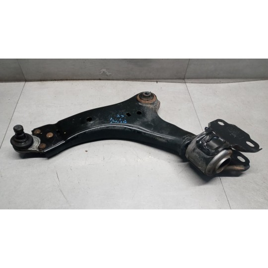 BRACCIO OSCILLANTE ANTERIORE INFERIORE SINISTRO VOLVO XC60 2013>2016 usato