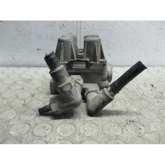 VARIE FRENI 2 VOLVO truck FH12 II 2002>2008 usato