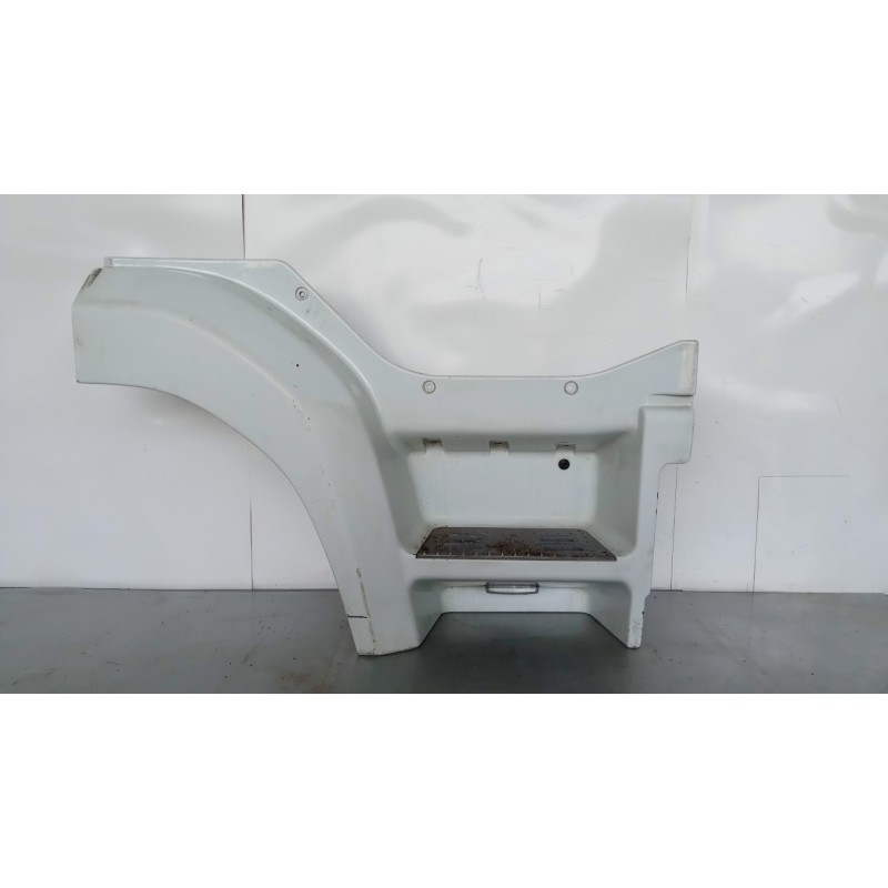 DAF RIGHT FRONT MUDGUARD  DAF 85CF used