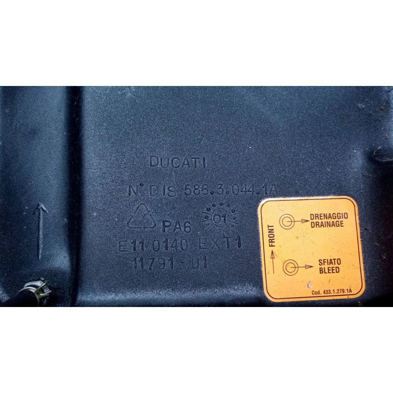 _Motociclo DUCATI FUEL TANK z DUCATI Monster used