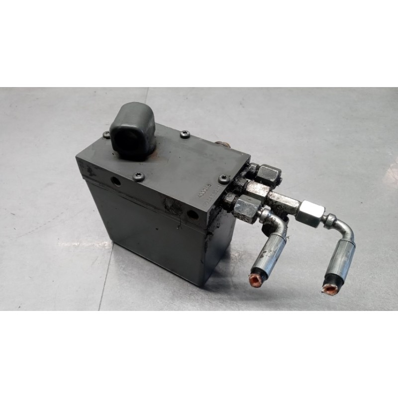 VOLVO truck CAB LIFT PUMP  VOLVO truck FL6 used