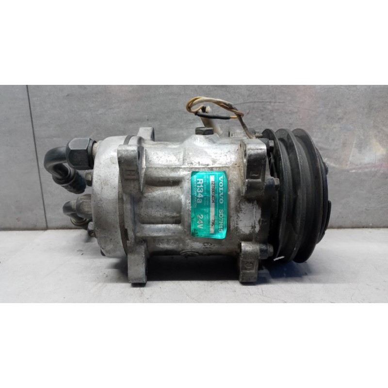 VOLVO truck AIR CONDITIONER COMPRESSOR VOLVO truck FL6 used