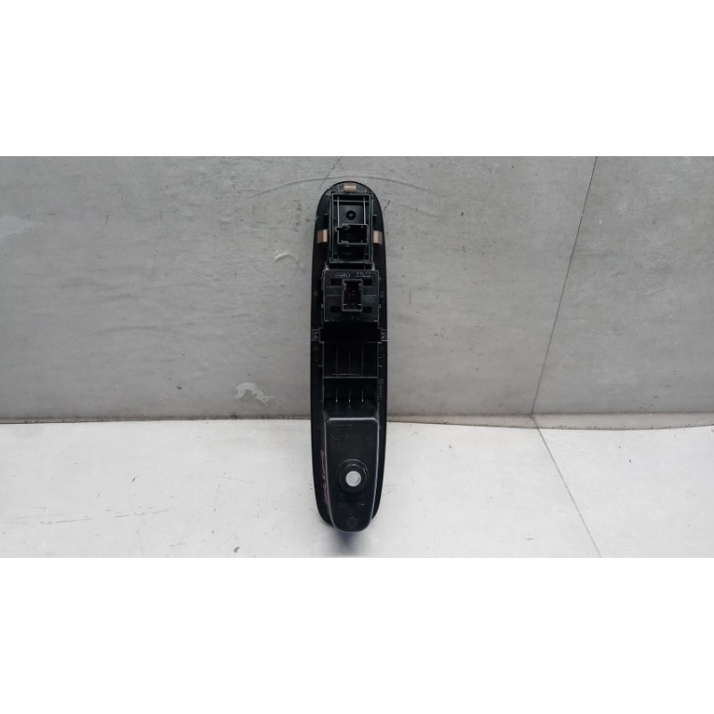 FIAT INTERRUTTORI E PULSANTI ALZAVETRI FIAT F.Punto Evo 2009>2012 usato