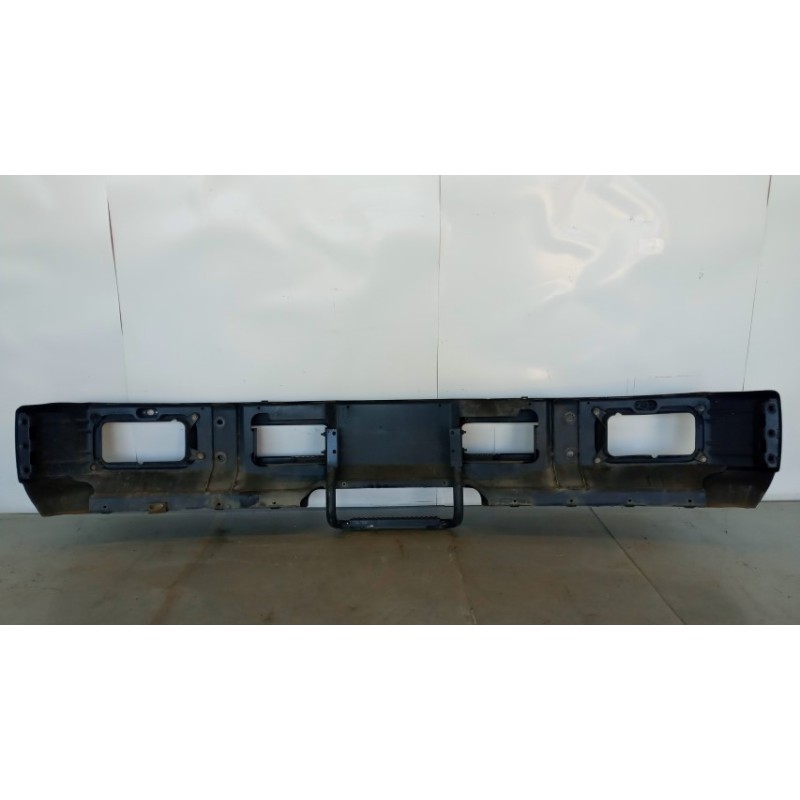 VOLVO truck PARAURTI ANTERIORE VOLVO truck FL6 usato