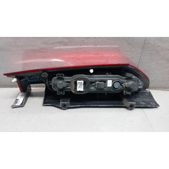 FARO POSTERIORE ESTERNO SINISTRO RENAULT Kangoo 2013>2021 usato