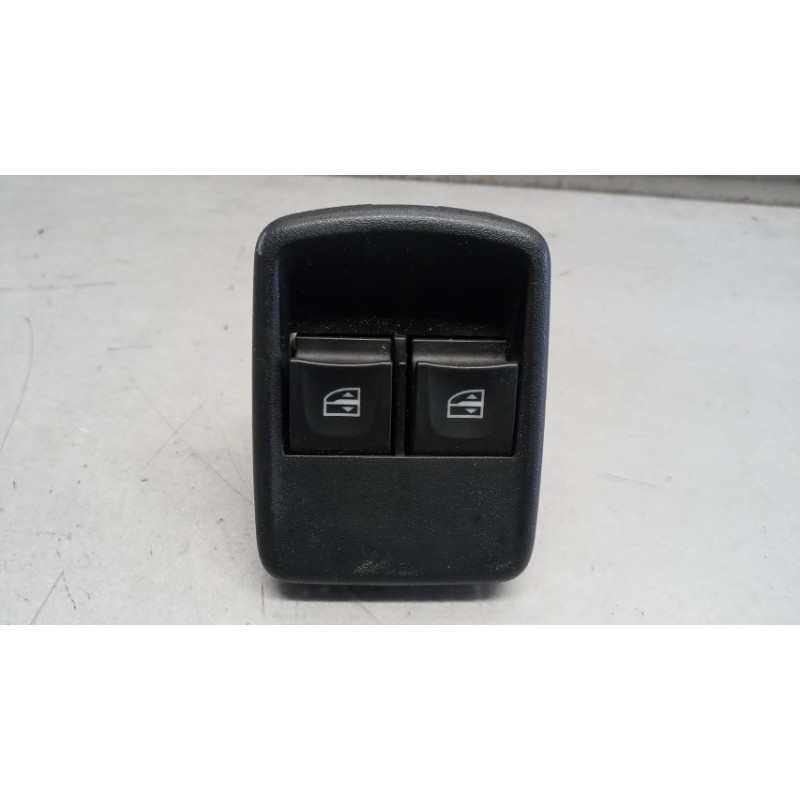 RENAULT INTERRUTTORI E PULSANTI ALZAVETRI RENAULT Kangoo 2013>2021 usato