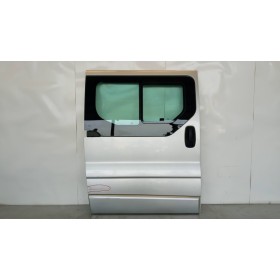 RIGHT SIDE SLIDING DOOR...