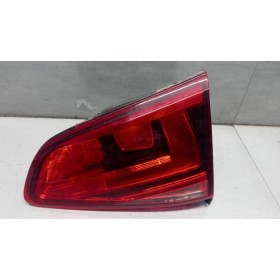 RIGHT REAR LIGHT ON BACK...