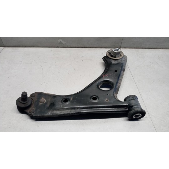 BRACCIO OSCILLANTE ANTERIORE INFERIORE DESTRO FIAT Qubo 2008>2014 usato