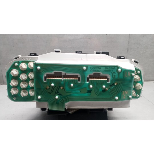 QUADRO STRUMENTI TOYOTA Yaris 1999>2003 usato