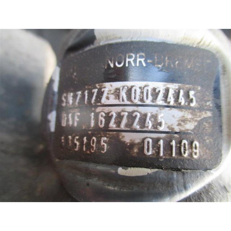 DAF PINZA POSTERIORE DESTRA DAF XF95 usato