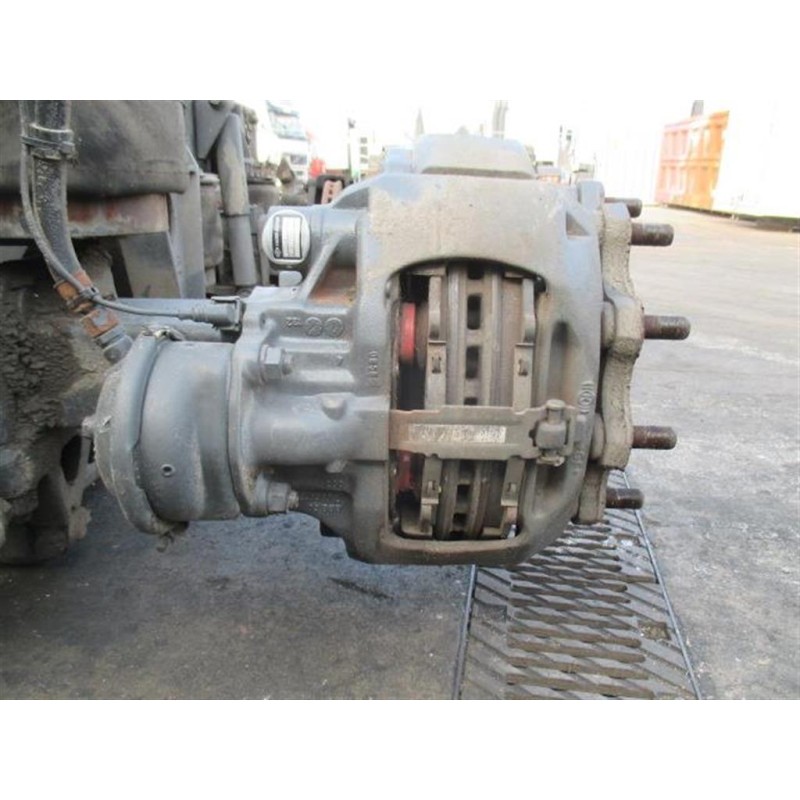 DAF PINZA POSTERIORE DESTRA DAF XF95 usato