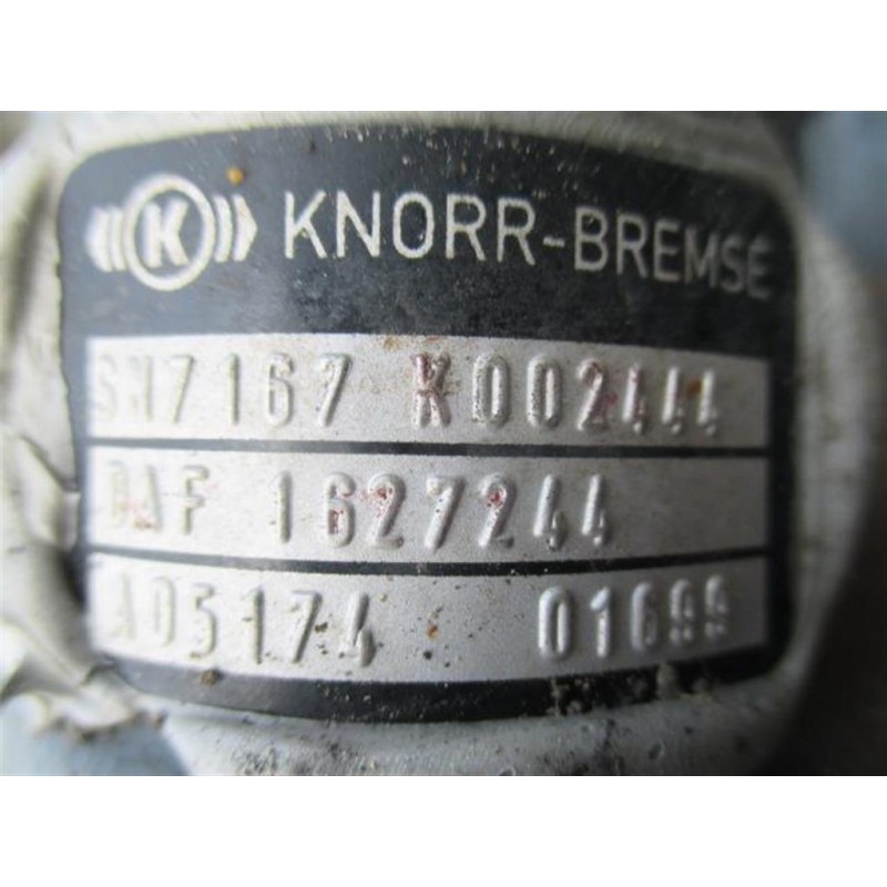 DAF PINZA POSTERIORE SINISTRA DAF XF95 usato