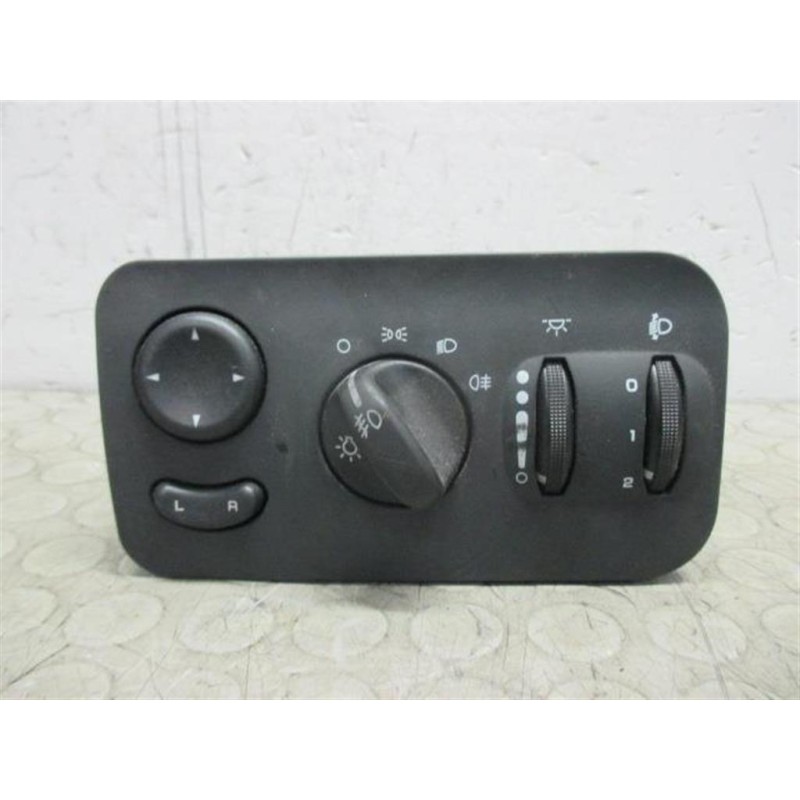 CHRYSLER BLOCCO LUCI CHRYSLER Voy./G.Voyager 2004>2008 usato