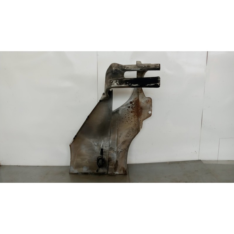 MERCEDES-BENZ van LEFT FRONT MUDGUARD  MERCEDES-BENZ van Sprinter 2001>2005 used