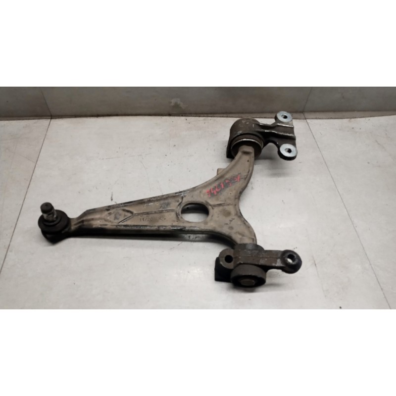 PEUGEOT CONTROL ARM FRONT LOWER RIGHT  PEUGEOT Expert 2007> used