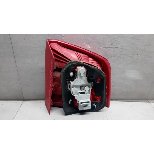 FARO POSTERIORE ESTERNO SINISTRO SKODA Octavia 2004>2008 usato