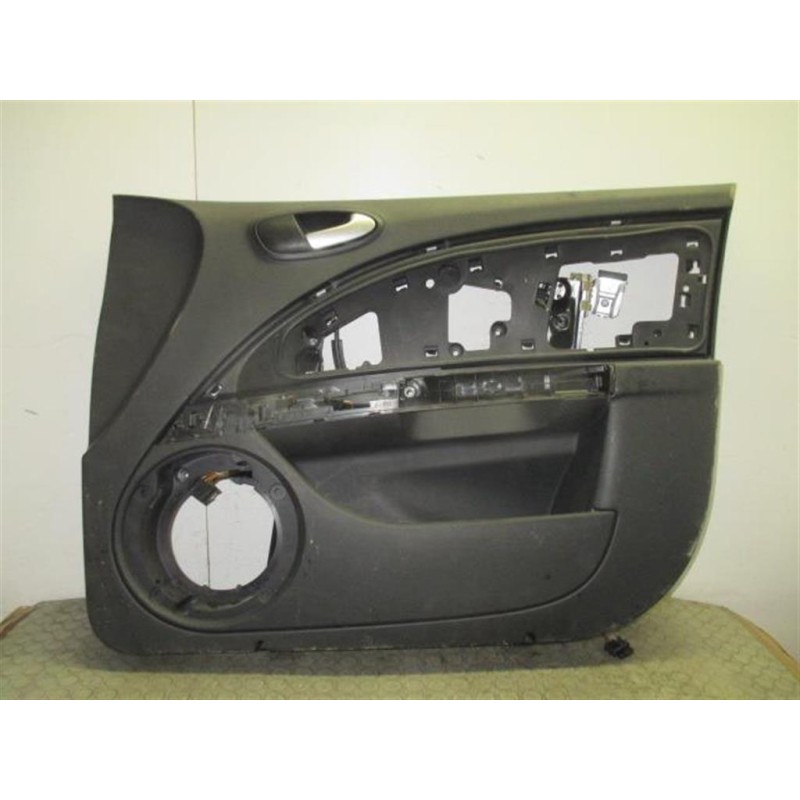 SEAT ALZA VETRI ANTERIORI DESTRO SEAT Leon 2009>2013 usato