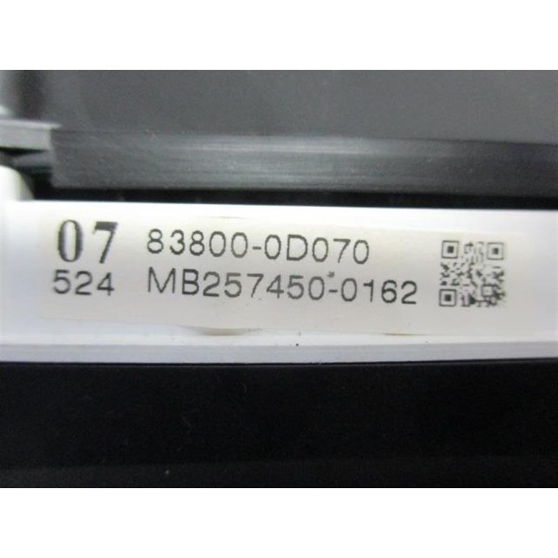 TOYOTA QUADRO STRUMENTI TOYOTA Yaris 2008>2011 usato