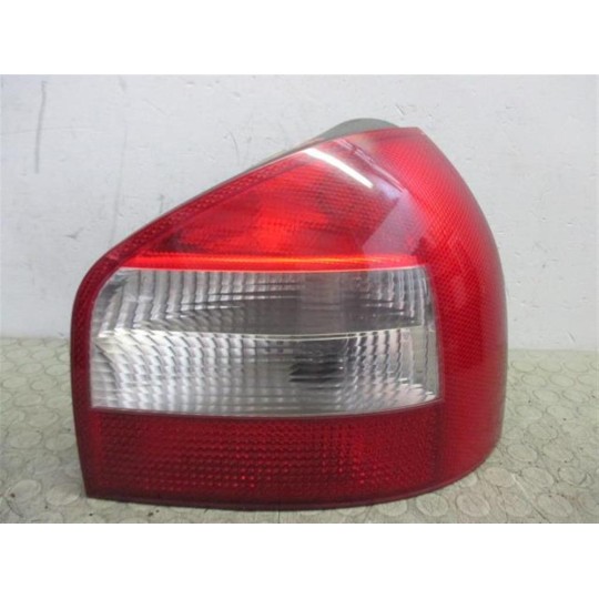 FARO POSTERIORE ESTERNO DESTRO AUDI A3 2000>2003 usato