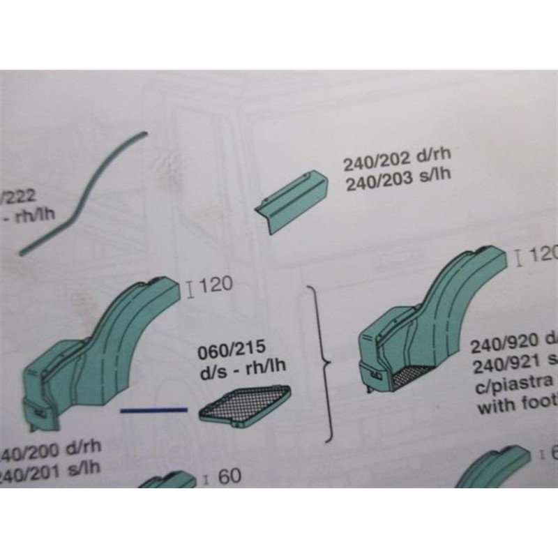 IVECO PARAFANGHINO PLASTICA A/DX IVECO EUROTECH nuovo