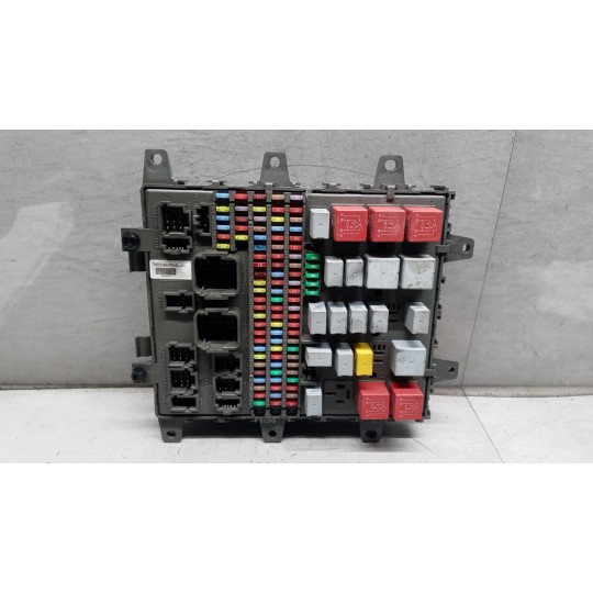SCATOLA FUSIBILI VOLVO truck FL7 usato