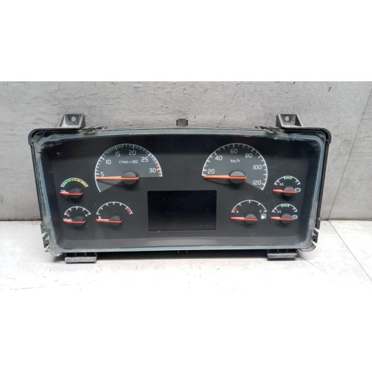 QUADRO STRUMENTI VOLVO truck FL7 usato