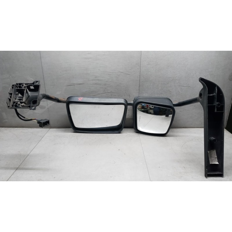 VOLVO truck RIGHT ELETRIC REAR-VIEW MIRROR  VOLVO truck FL7 used