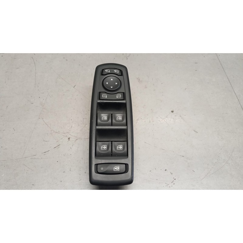 RENAULT INTERRUTTORI E PULSANTI ALZAVETRI RENAULT Megane 2008>2012 usato