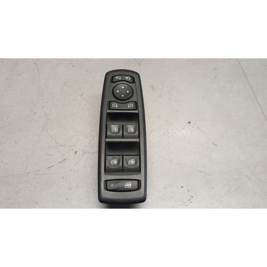 INTERRUTTORI E PULSANTI ALZAVETRI RENAULT Megane 2008>2012 usato