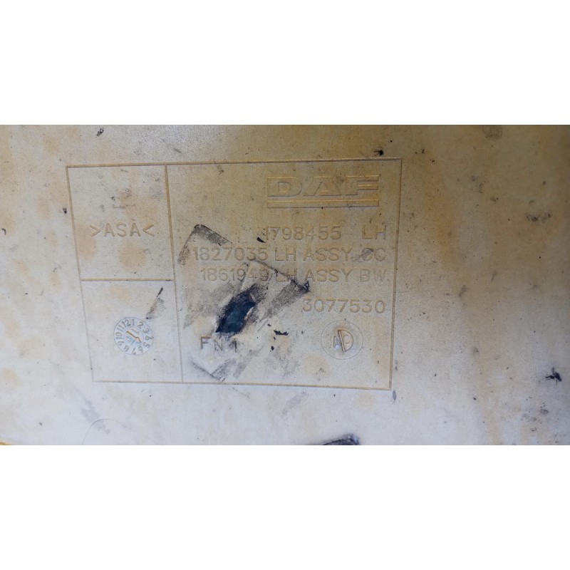 DAF PLASTICHE ESTERNE VARIE DAF XF106 usato