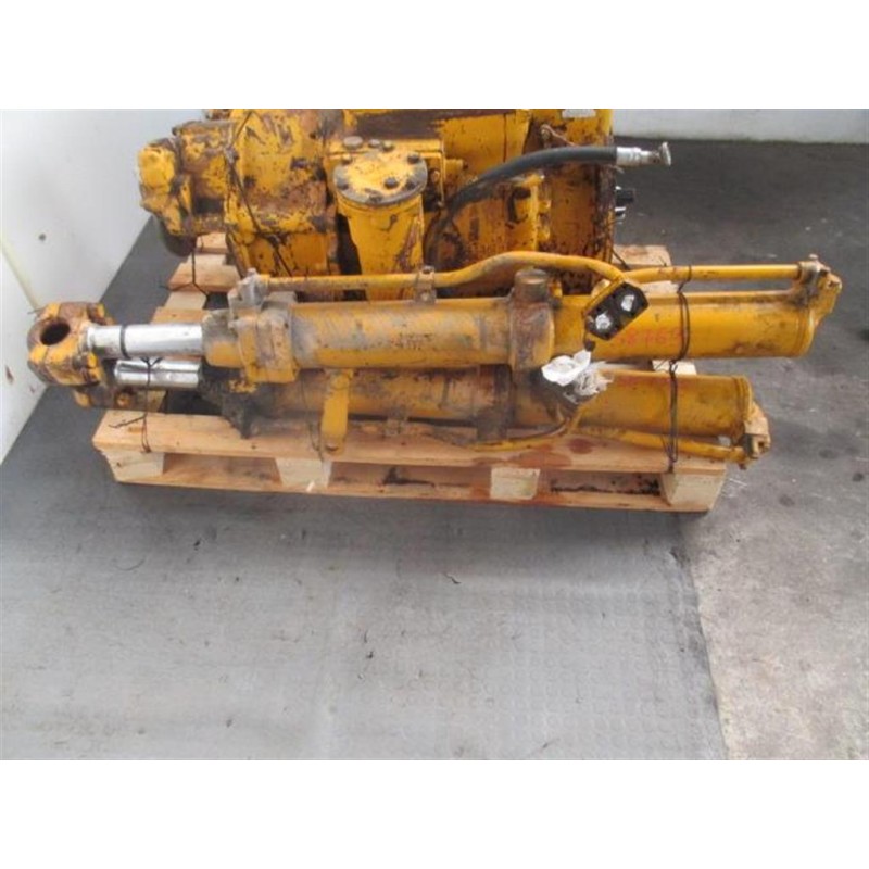CATERPILLAR HYDRAULIC CYLINDERS  CATERPILLAR - used