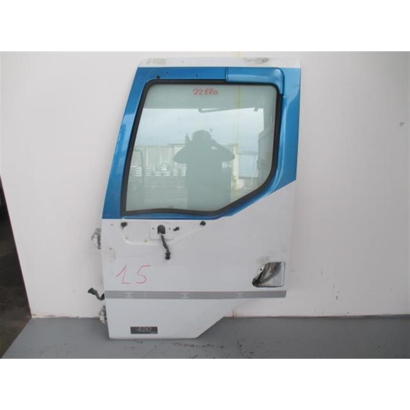 RENAULT truck LEFT FRONT DOOR RENAULT truck Premium 1996>2005 used