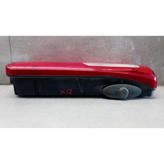 FARO POSTERIORE ESTERNO DESTRO DAF XF106 usato