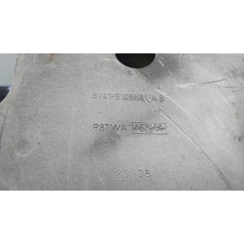 FORD TRAVERSA ANTERIORE PARAURTO FORD Focus 2007>2011 usato