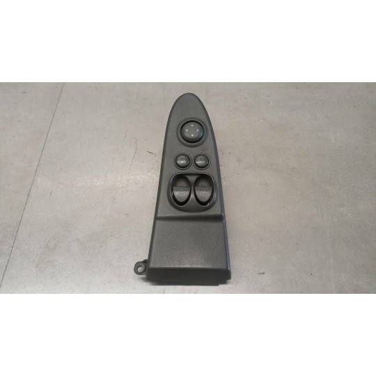 INTERRUTTORI E PULSANTI ALZAVETRI IVECO Stralis 2003>2007 usato