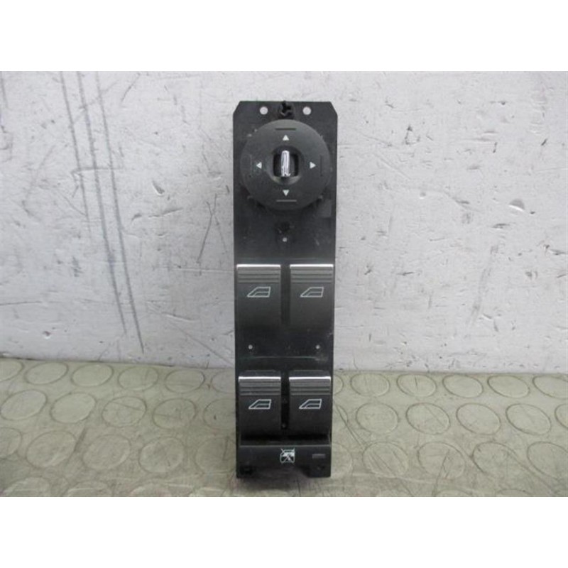 FORD INTERRUTTORI E PULSANTI ALZAVETRI FORD Focus 2011>2014 usato