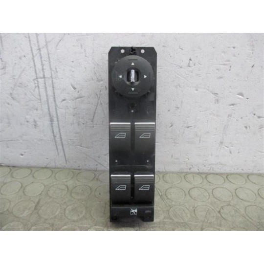 INTERRUTTORI E PULSANTI ALZAVETRI FORD Focus 2011>2014 usato