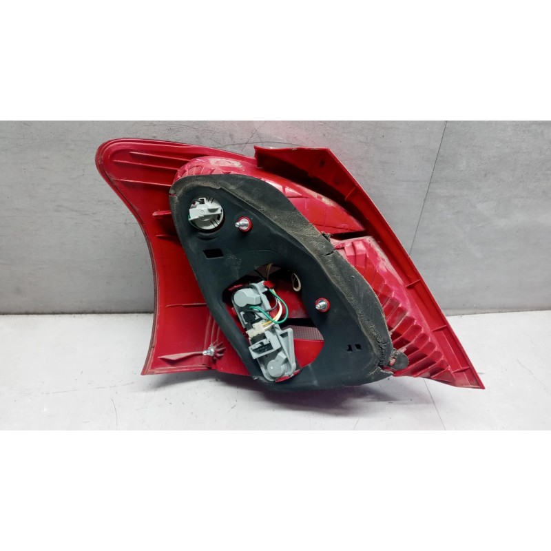 TOYOTA FARO POSTERIORE ESTERNO DESTRO TOYOTA Yaris 2005>2008 usato