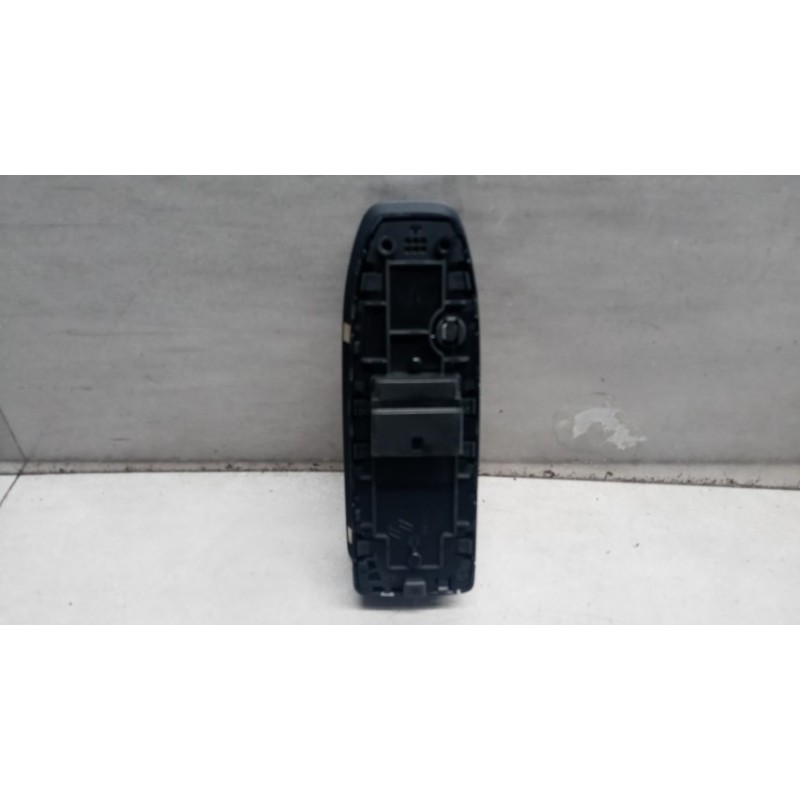 RENAULT INTERRUTTORI E PULSANTI ALZAVETRI RENAULT Captur 2019> usato