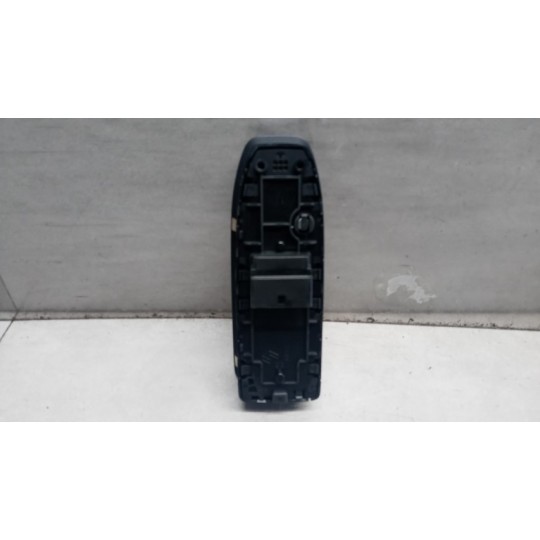 INTERRUTTORI E PULSANTI ALZAVETRI RENAULT Captur 2019> usato