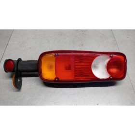 RIGHT REAR LIGHT . . used