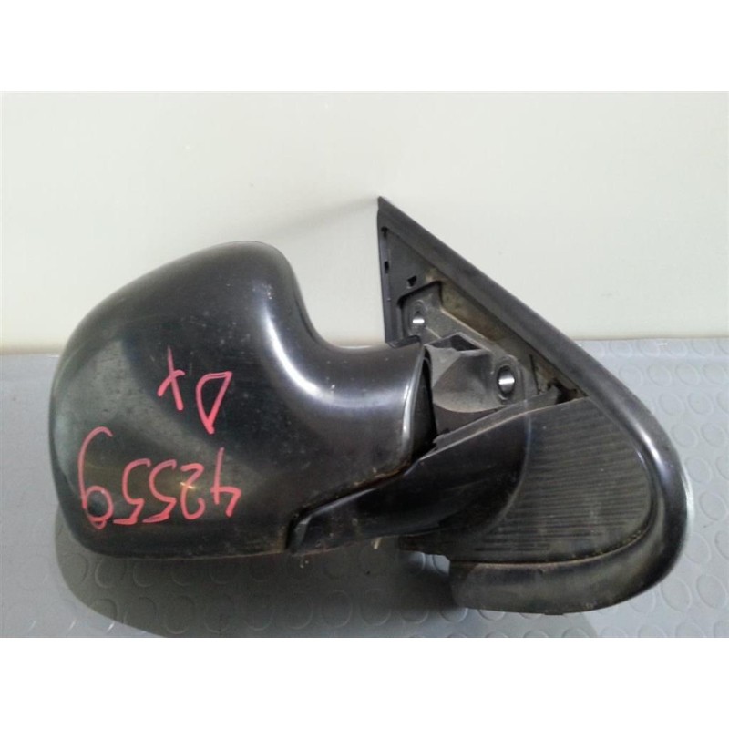 CHRYSLER RIGHT ELETRIC REAR-VIEW MIRROR  CHRYSLER Voy./G.Voyager 2001>2004 used