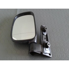 REARVIEW LEFT  HYUNDAI H-1...