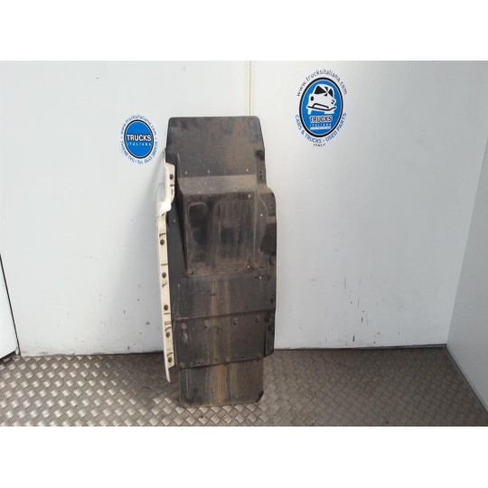 RIPARAFANGO ANTERIORE PARTE POSTERIORE SX MAN TG-A 2000>2007 usato