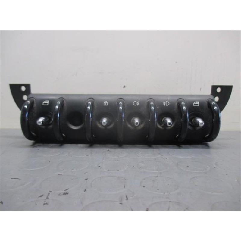 MINI INTERRUTTORI E PULSANTI ALZAVETRI MINI R50/53  2001>2006 usato