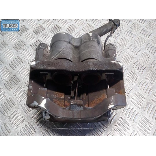 PINZA ANTERIORE DESTRA RENAULT van Mascott usato