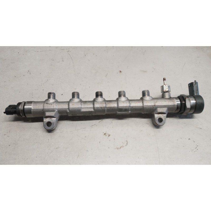 HYUNDAI RIPARTITORE RAIL DEL CARBURANTE HYUNDAI Tucson 2015>2018 used